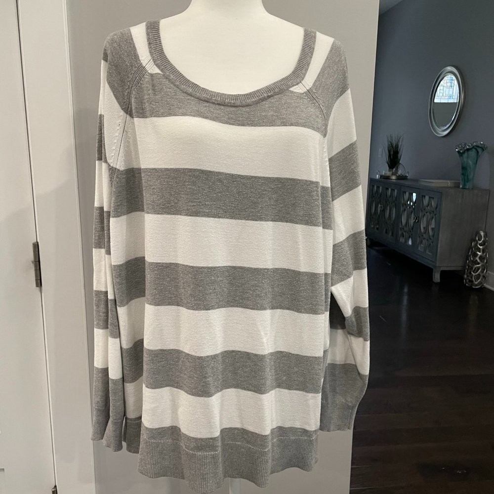 Woman's Gray & White Stripped Sweater